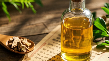 中药外用药油：萃取方法的智慧与艺术探索