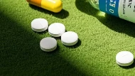 绝经后阴道出血与高血压、腔隙性脑梗的综合管理——科学用药,守护健康!